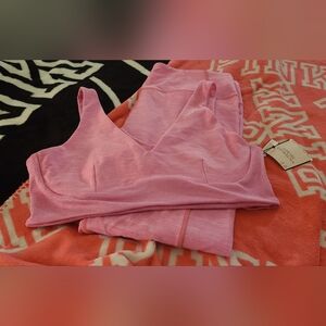 Victoria’s Secret Knockout Size 16 Pink Leggings NWOT and XL Pink Sports Bra NWT